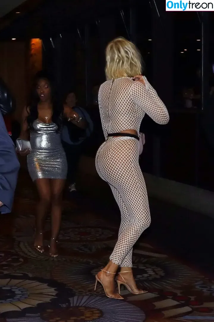 Khloé Kardashian nude photo #0393 (khloekardashian)