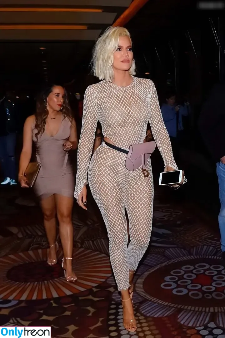 Khloé Kardashian nude photo #0395 (khloekardashian)