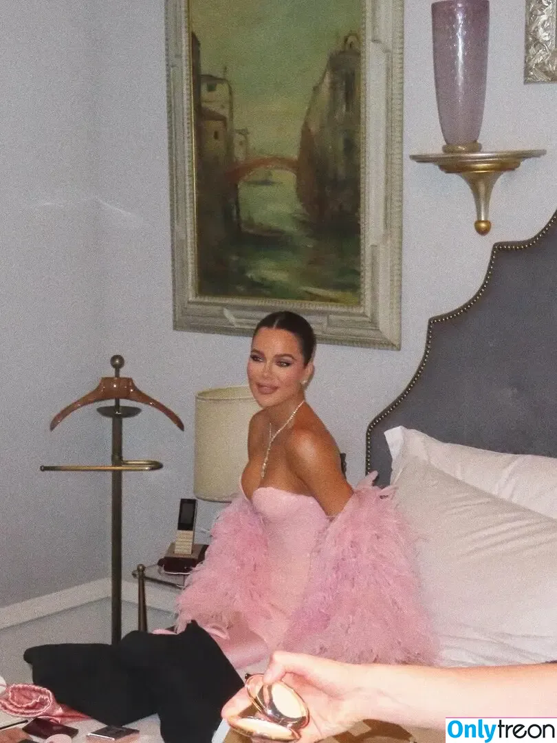 Khloe Kardashian nude photo #0812 (khloekardashian)