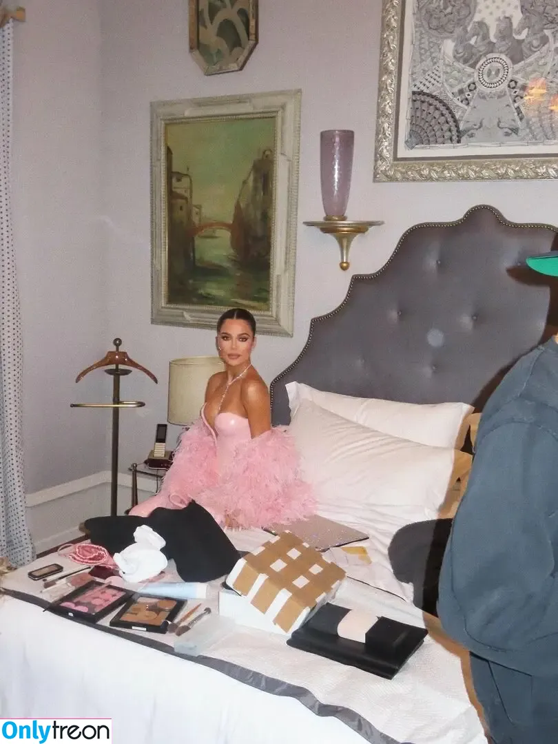 Khloe Kardashian nude photo #0817 (khloekardashian)