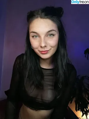  nude photo #0002