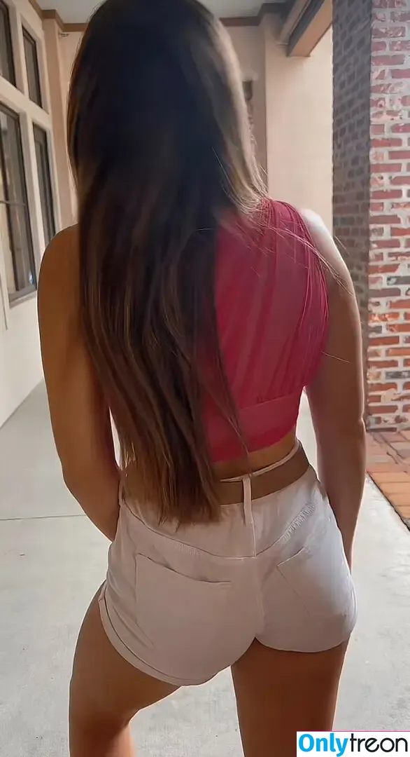 Kiara Louviere nude photo #0008 (official_yk.its.kiara / yk.its.kiara)