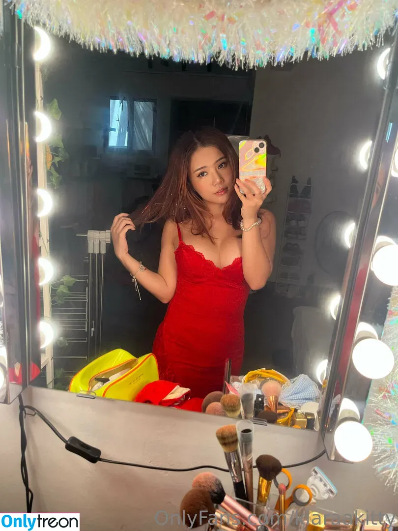 Kiaraakitty nude photo #0117 (Kiaraakitty)