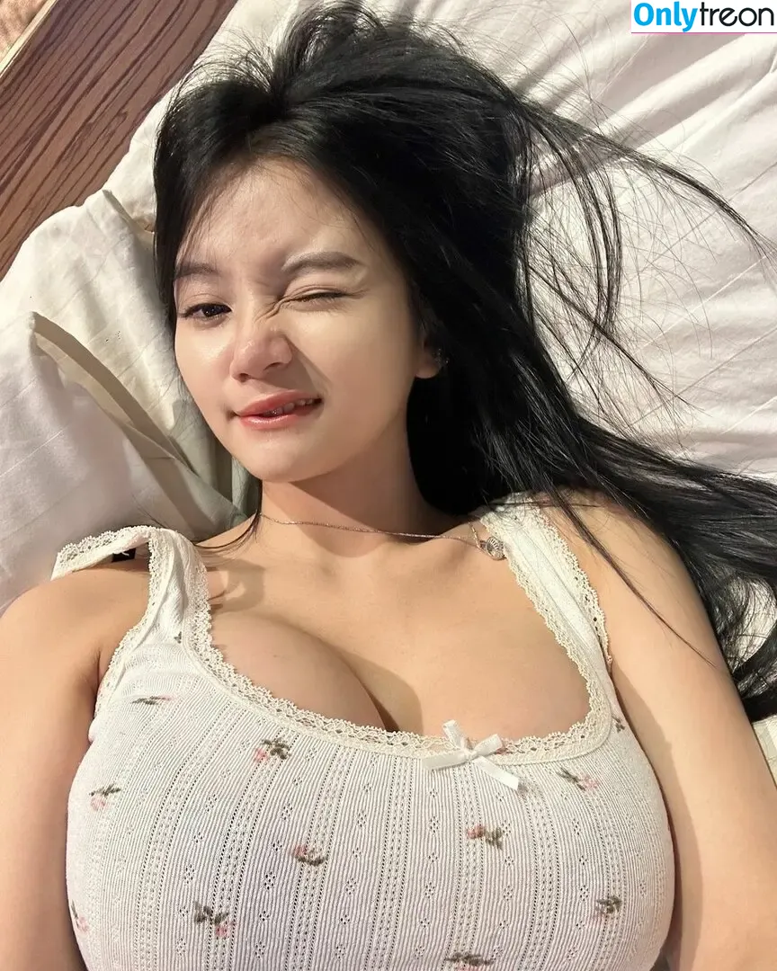 Kienzy Mylien nude photo #0026 (kienzy.mylien02)