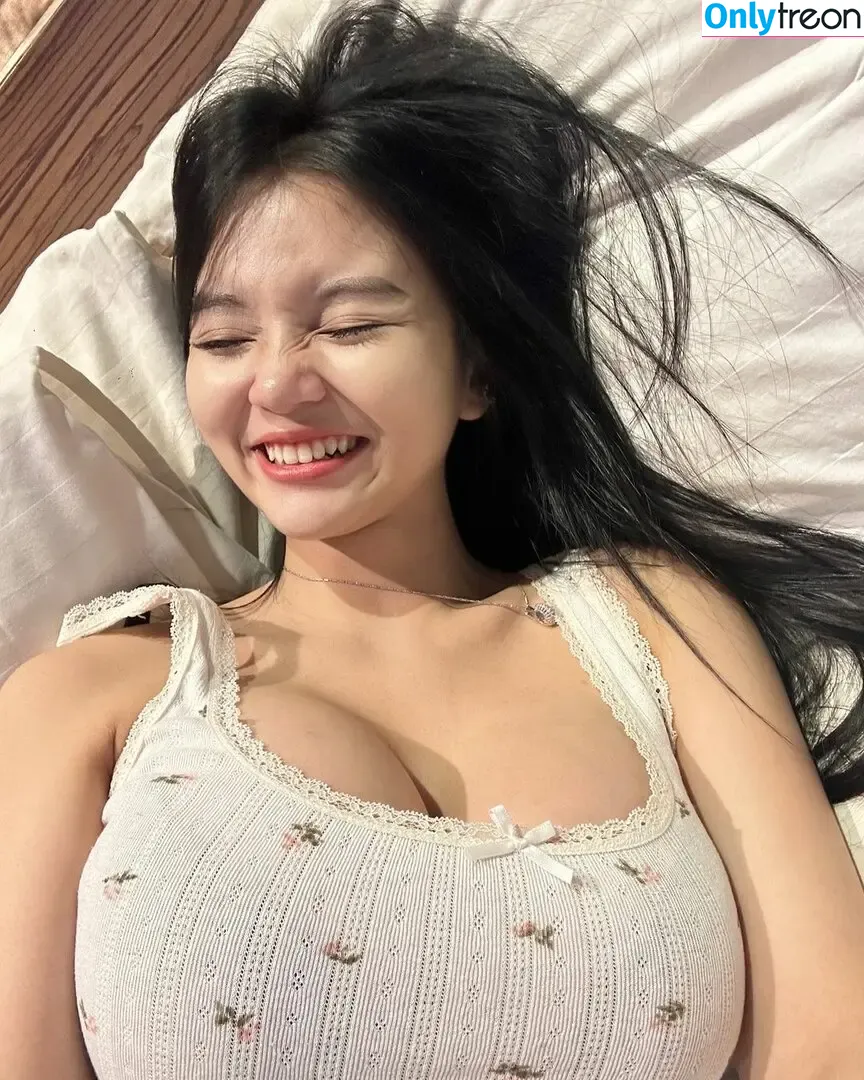 Kienzy Mylien nude photo #0027 (kienzy.mylien02)