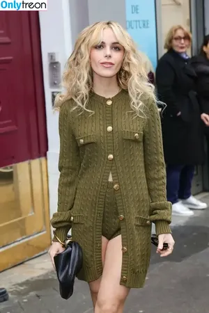 Kiernan Shipka / AdventuresSabrina / kiernanshipka nude photo #1937
