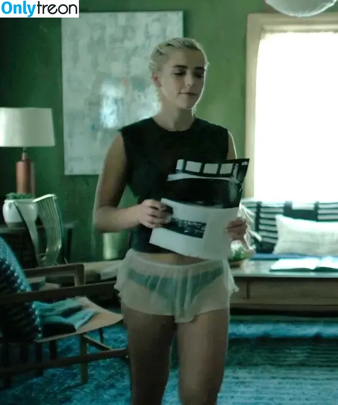 Kiernan Shipka nude photo #1743 (AdventuresSabrina / kiernanshipka)