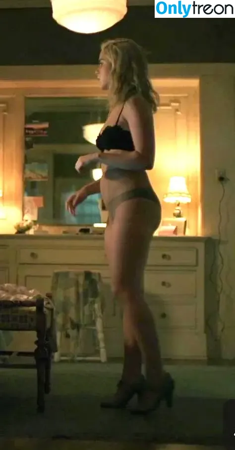 Kiernan Shipka nude photo #1744 (AdventuresSabrina / kiernanshipka)