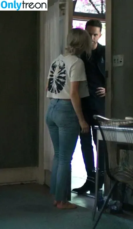 Kiernan Shipka nude photo #1750 (AdventuresSabrina / kiernanshipka)