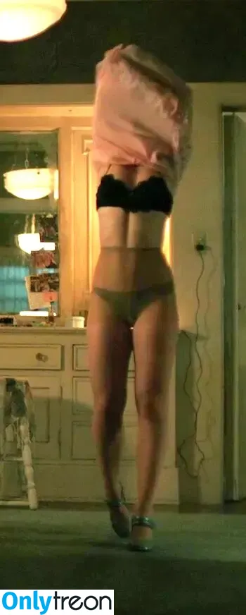 Kiernan Shipka nude photo #1751 (AdventuresSabrina / kiernanshipka)