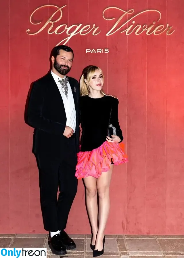 Kiernan Shipka nude photo #1803 (AdventuresSabrina / kiernanshipka)