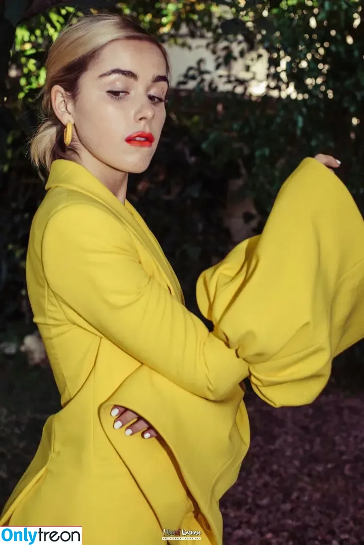 Kiernan Shipka nude photo #1972 (AdventuresSabrina / kiernanshipka)