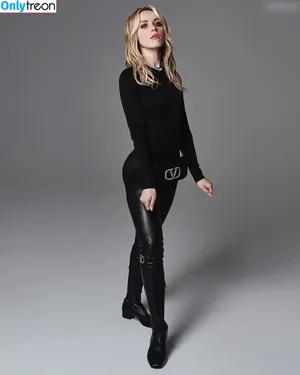 Kiernan Shipka / AdventuresSabrina / kiernanshipka nude photo #2117