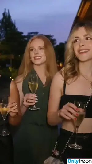 Kiernan Shipka / AdventuresSabrina / kiernanshipka nude photo #2138