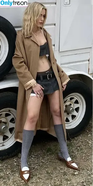 Kiernan Shipka / AdventuresSabrina / kiernanshipka nude photo #2142