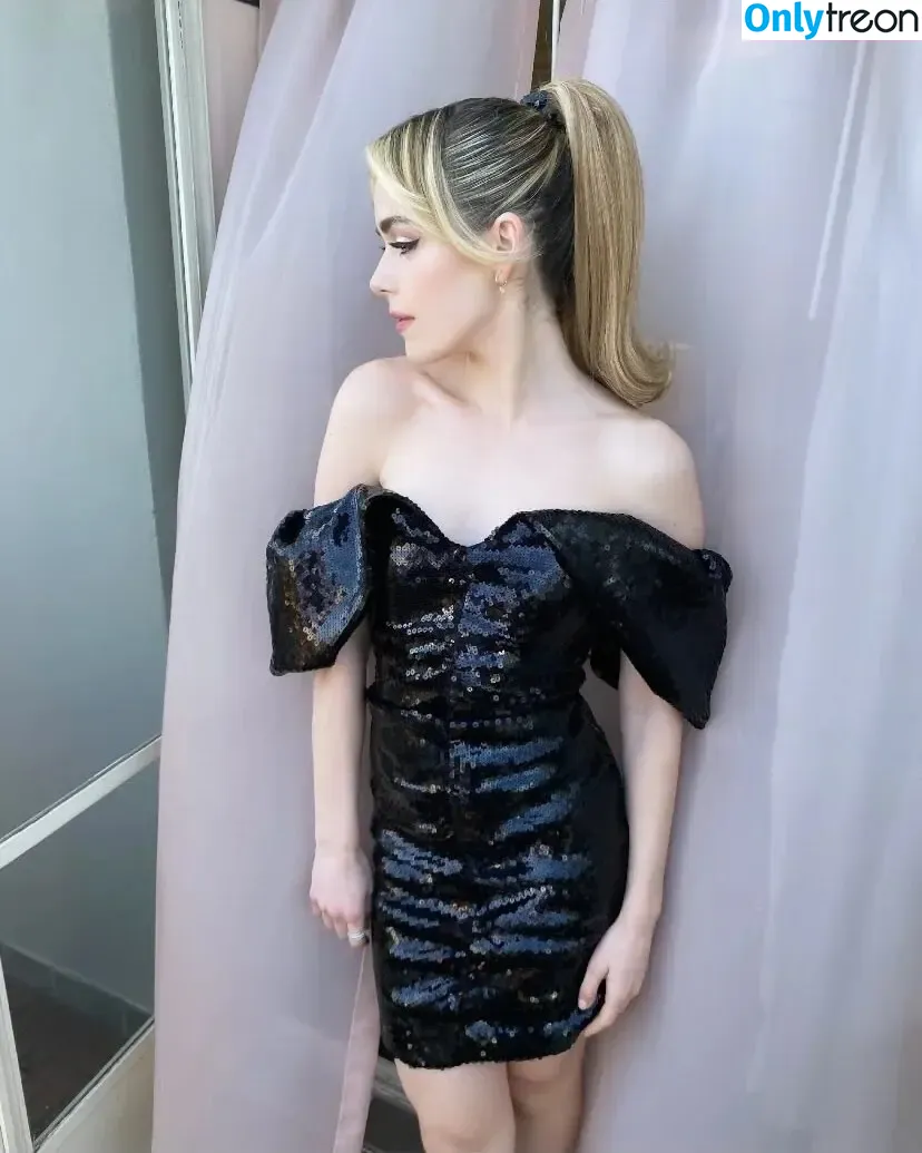 Kiernan Shipka nude photo #2036 (AdventuresSabrina / kiernanshipka)