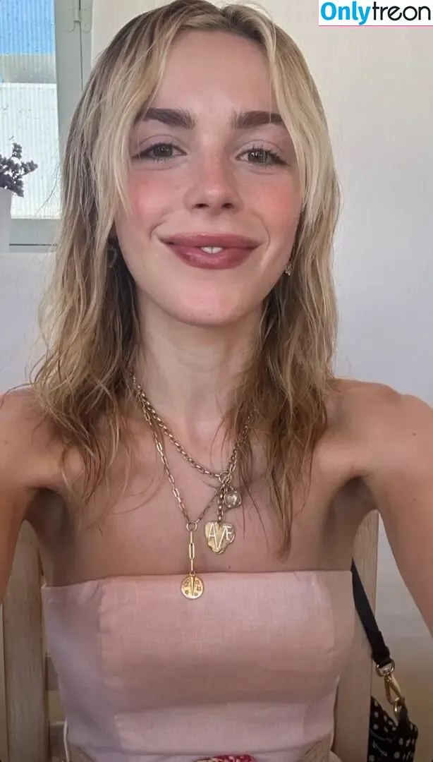 Kiernan Shipka nude photo #2172 (AdventuresSabrina / kiernanshipka)