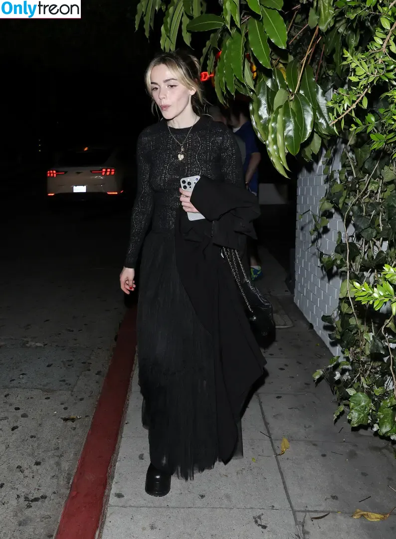 Kiernan Shipka nude photo #2284 (AdventuresSabrina / kiernanshipka)