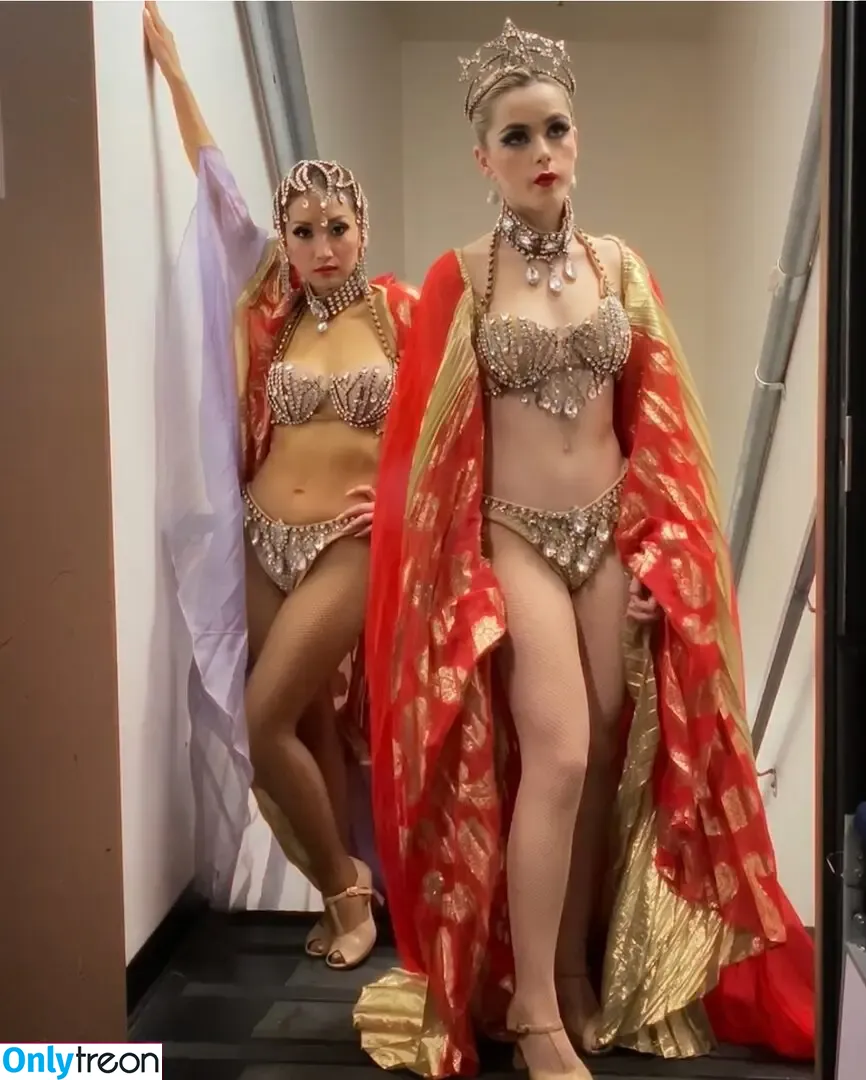 Kiernan Shipka nude photo #2919 (AdventuresSabrina / kiernanshipka)