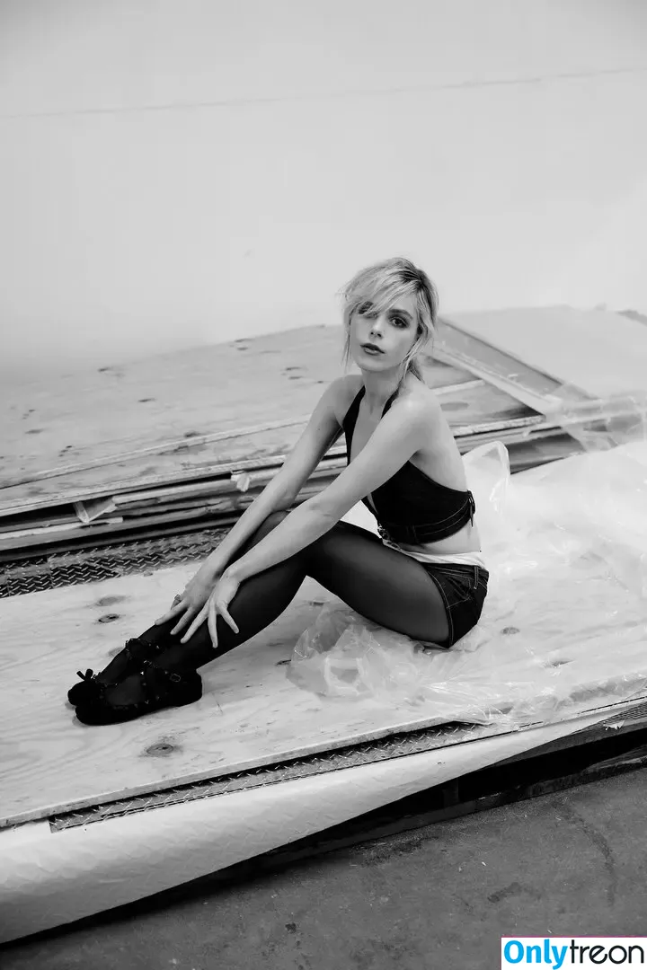 Kiernan Shipka nude photo #3262 (AdventuresSabrina / kiernanshipka)