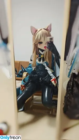 Kigurumi / dollified / miku_scratch nude photo #0041