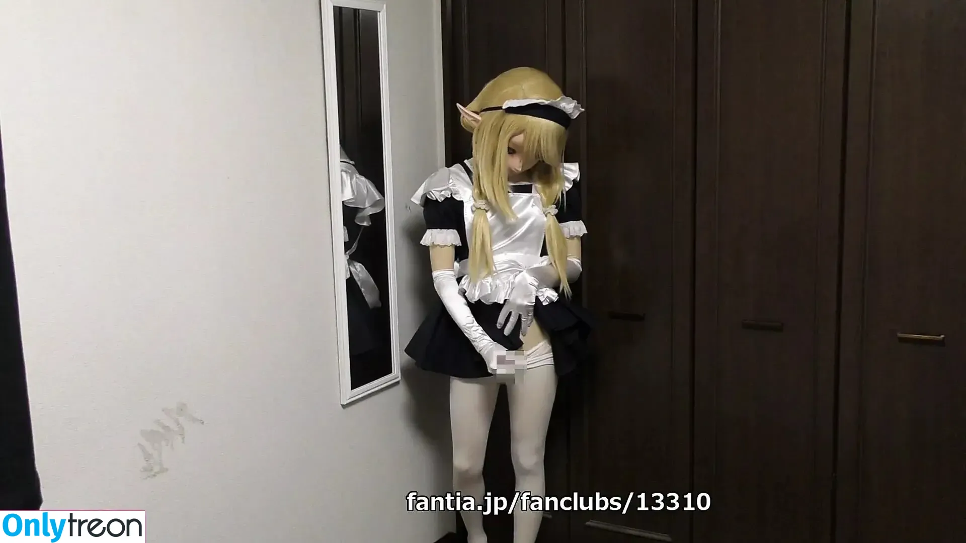 Kigurumi nude photo #0036 (dollified / miku_scratch)