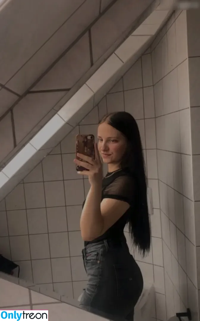KiimFritschee nude photo #0015 (hoeausleidenschaft_)