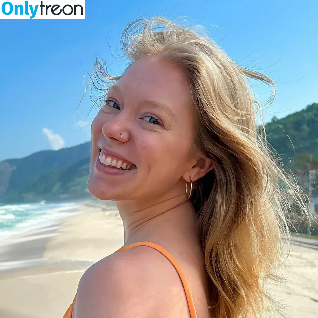 kiki_a_gringa nude photo #0001 (kiki_a_gringa)