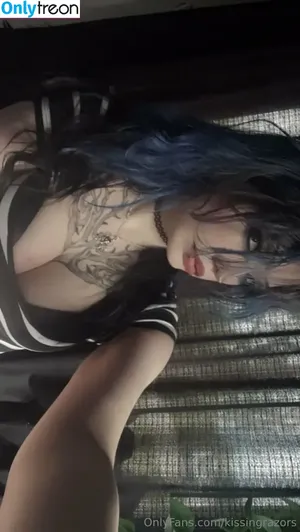 Killkels / kill.kels / kissingrazors nude photo #0012