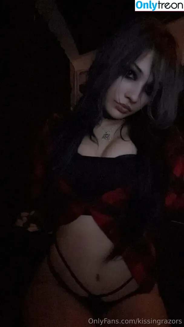 Killkels nude photo #0060 (kill.kels / kissingrazors)