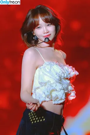 Kim Chaewon / _chaechae_1 / 김채원 Le Sserafim nude photo #0172