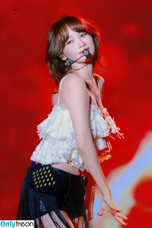 Kim Chaewon / _chaechae_1 / 김채원 Le Sserafim nude photo #0174