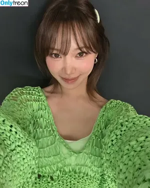 Kim Chaewon / _chaechae_1 / 김채원 Le Sserafim nude photo #0206