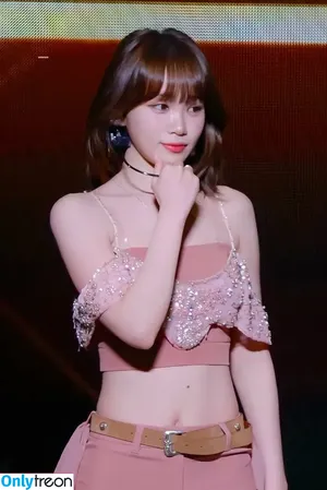Kim Chaewon / _chaechae_1 / 김채원 Le Sserafim nude photo #0348