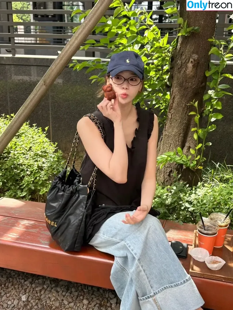 Kim Chaewon nude photo #0271 (_chaechae_1 / 김채원 Le Sserafim)