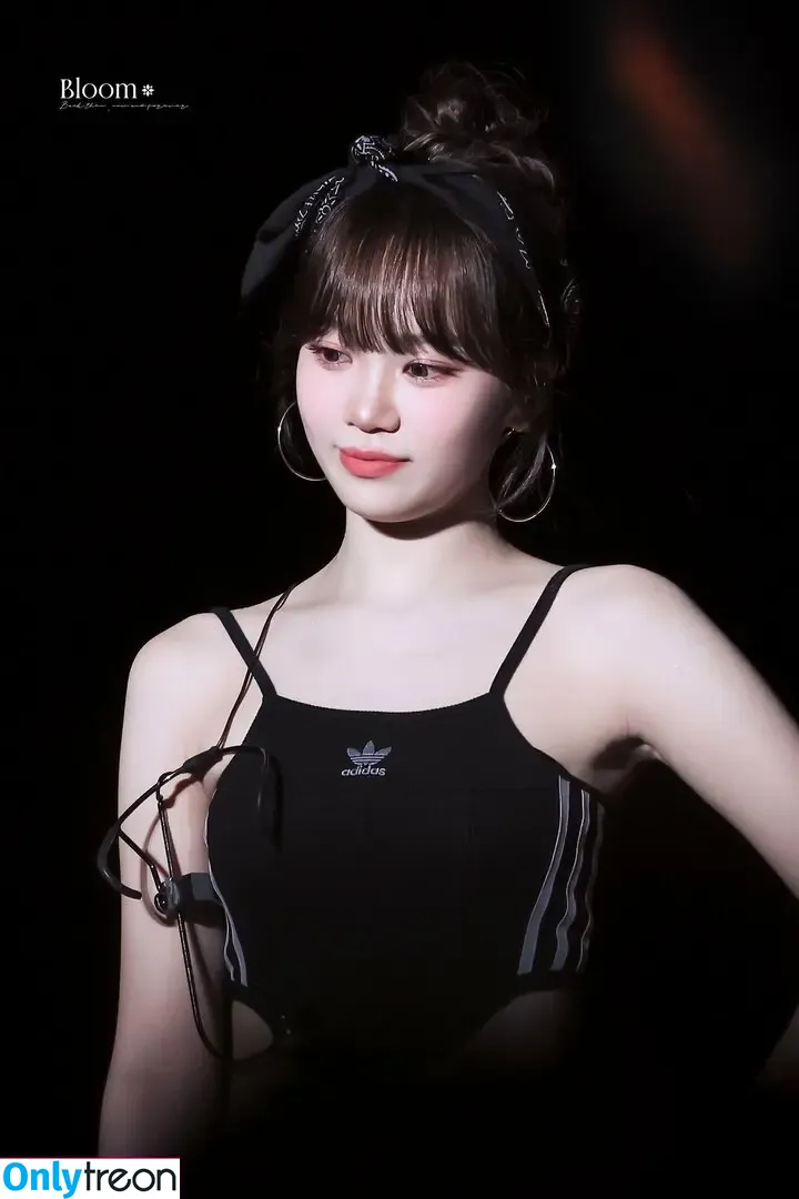 Kim Chaewon nude photo #0314 (_chaechae_1 / 김채원 Le Sserafim)