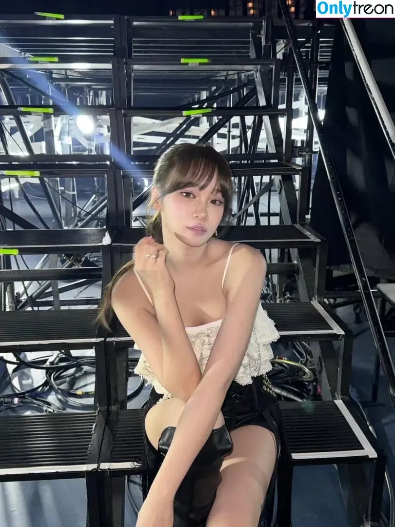Kim Chaewon nude photo #0398 (_chaechae_1 / 김채원 Le Sserafim)