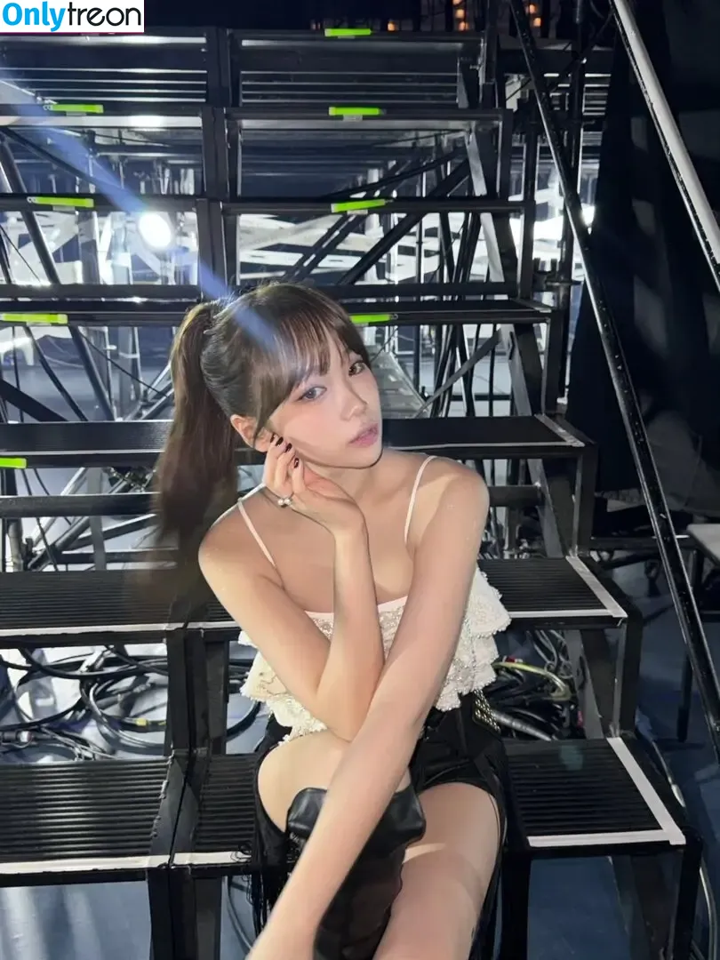 Kim Chaewon nude photo #0399 (_chaechae_1 / 김채원 Le Sserafim)