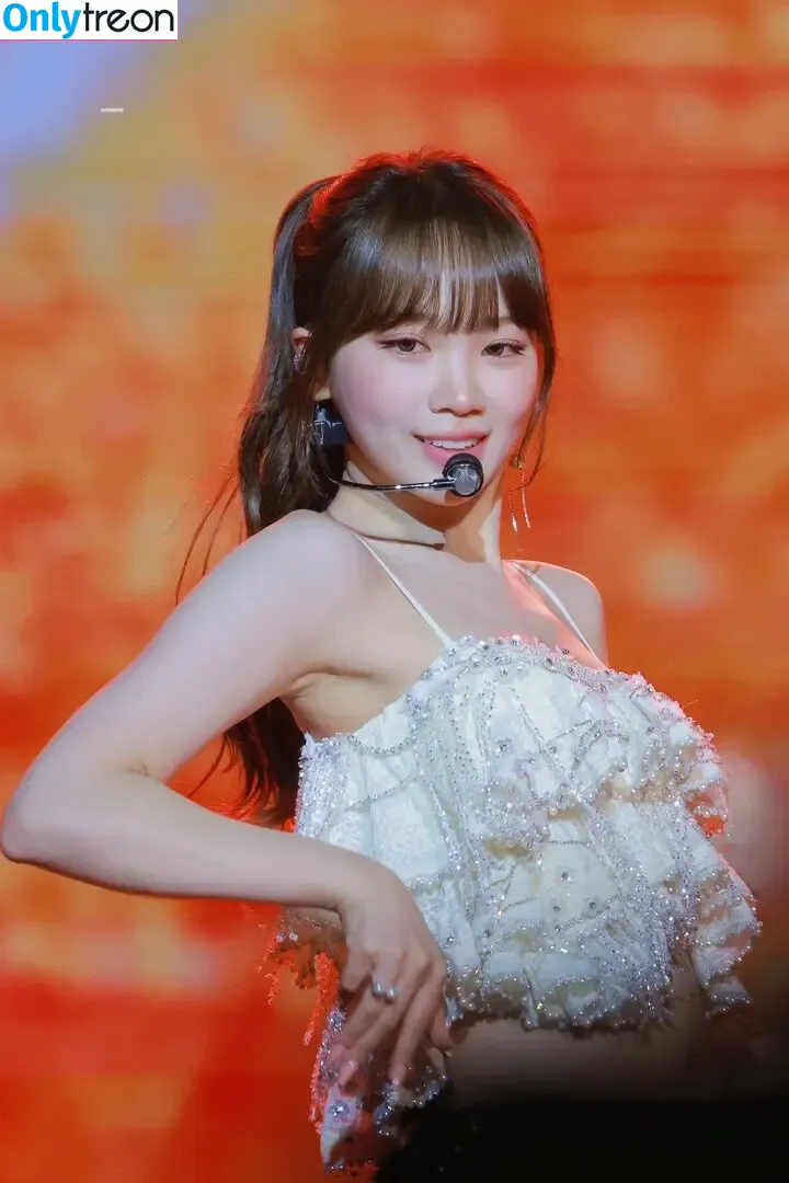 Kim Chaewon nude photo #0448 (_chaechae_1 / 김채원 Le Sserafim)