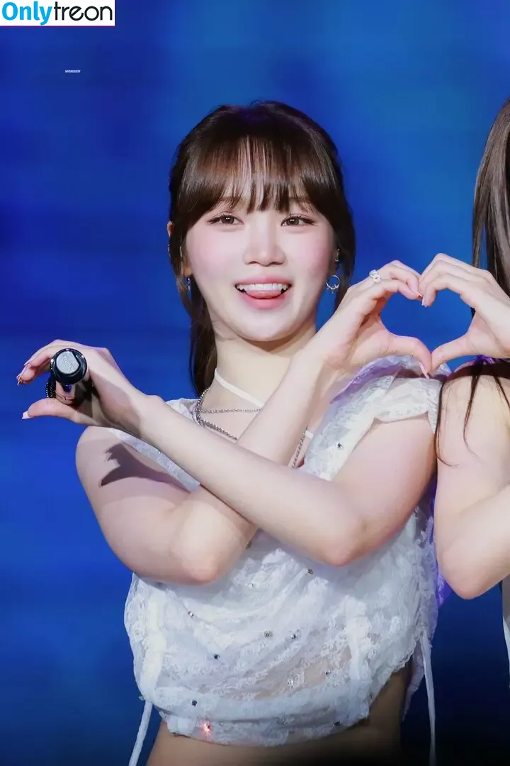 Kim Chaewon nude photo #0451 (_chaechae_1 / 김채원 Le Sserafim)