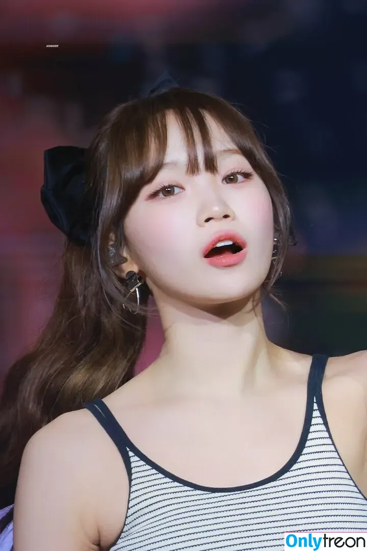 Kim Chaewon nude photo #0457 (_chaechae_1 / 김채원 Le Sserafim)