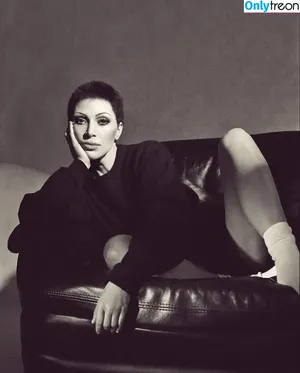 Kim Kardashian / KimKardashian / kim_kardashian nude photo #2943