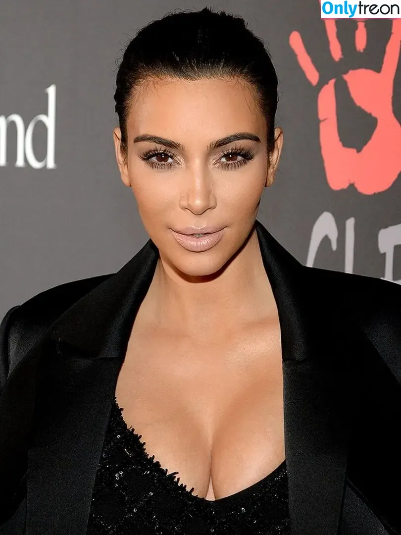Kim Kardashian nude photo #2895 (KimKardashian / kim_kardashian)