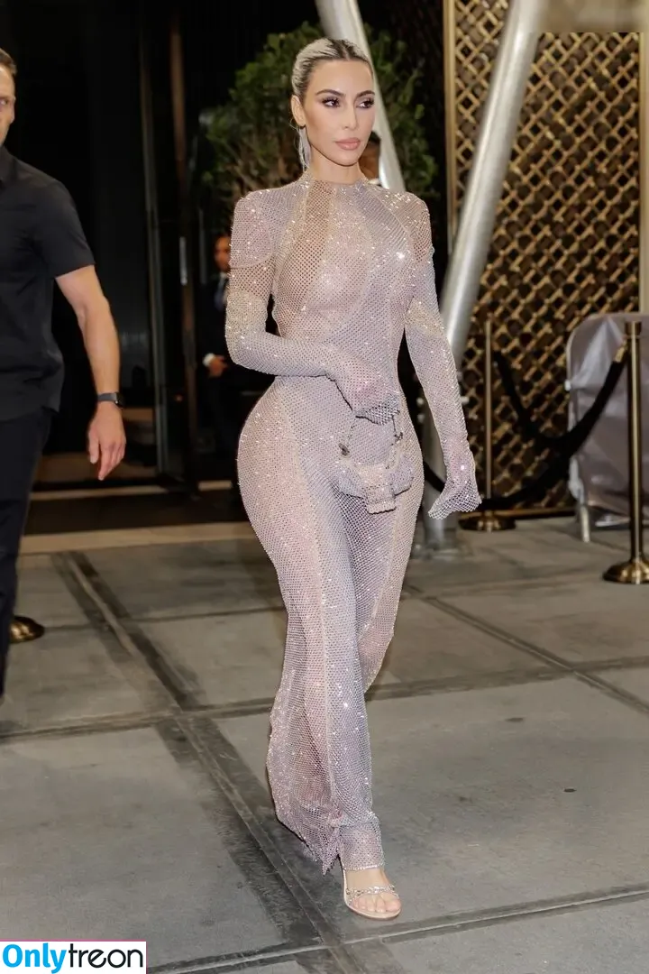 Kim Kardashian nude photo #2908 (KimKardashian / kim_kardashian)
