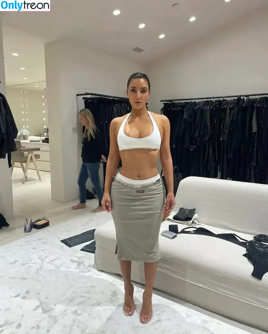 Kim Kardashian nude photo #2948 (KimKardashian / kim_kardashian)