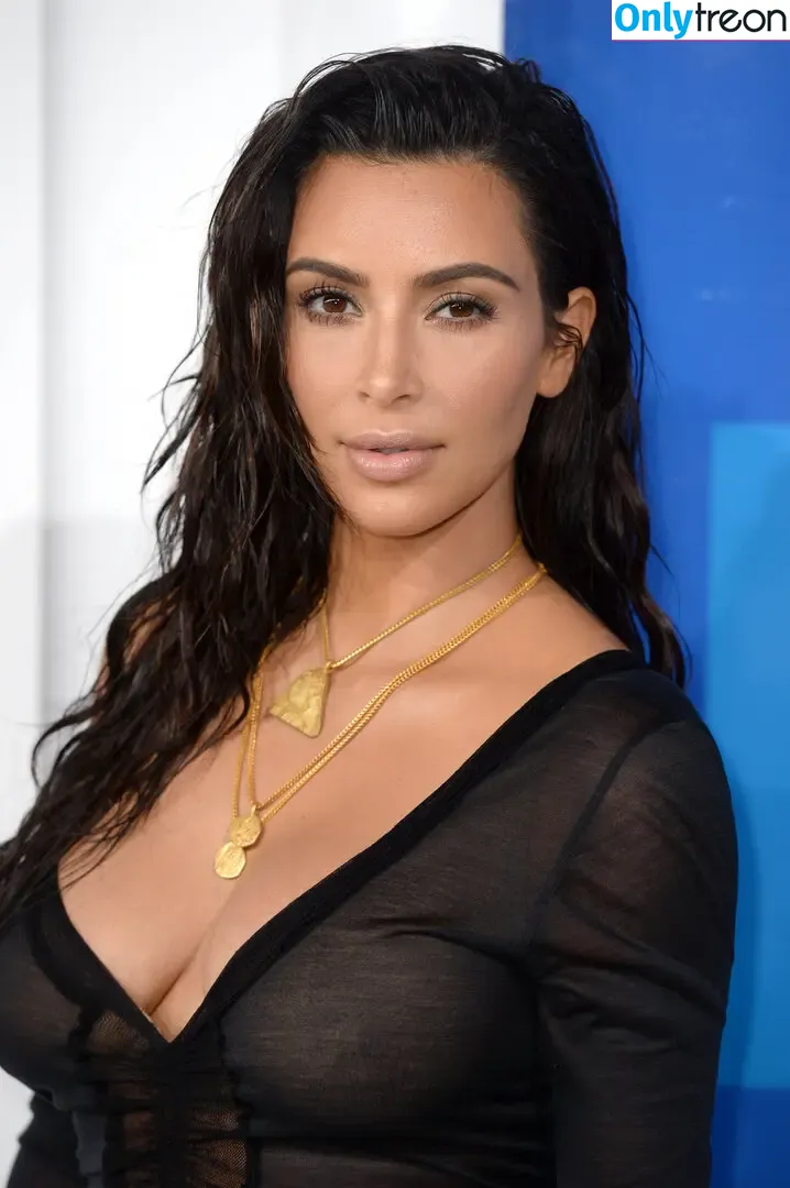 Kim Kardashian nude photo #2967 (KimKardashian / kim_kardashian)