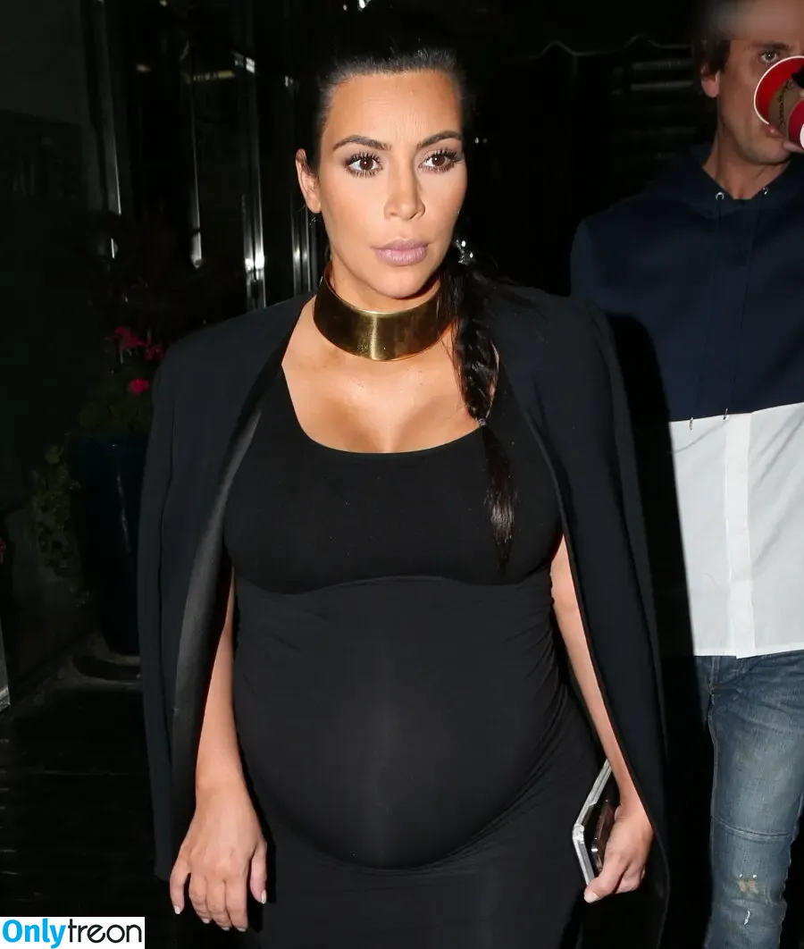Kim Kardashian nude photo #2989 (KimKardashian / kim_kardashian)