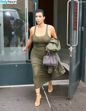 Kim Kardashian / KimKardashian / kim_kardashian nude photo #3038