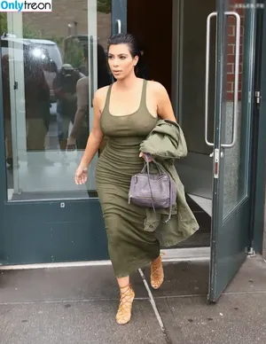 Kim Kardashian / KimKardashian / kim_kardashian nude photo #3039