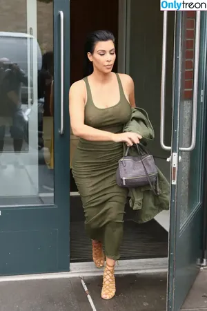 Kim Kardashian / KimKardashian / kim_kardashian nude photo #3071